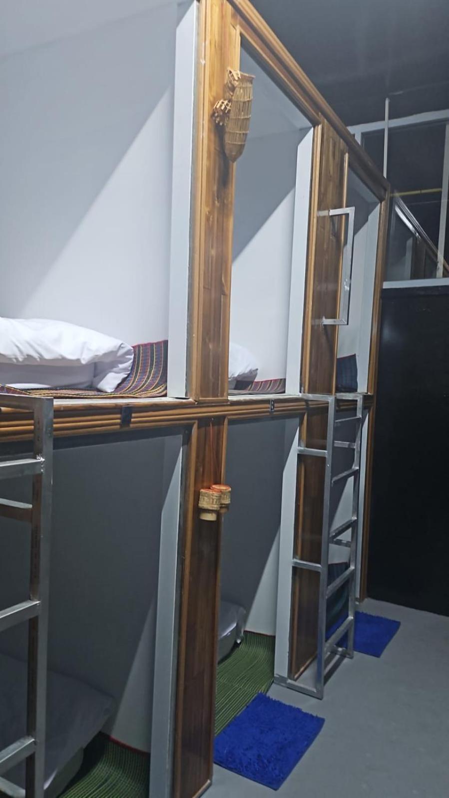 Kai Lions International Capsule Hostel Pakse Bagian luar foto